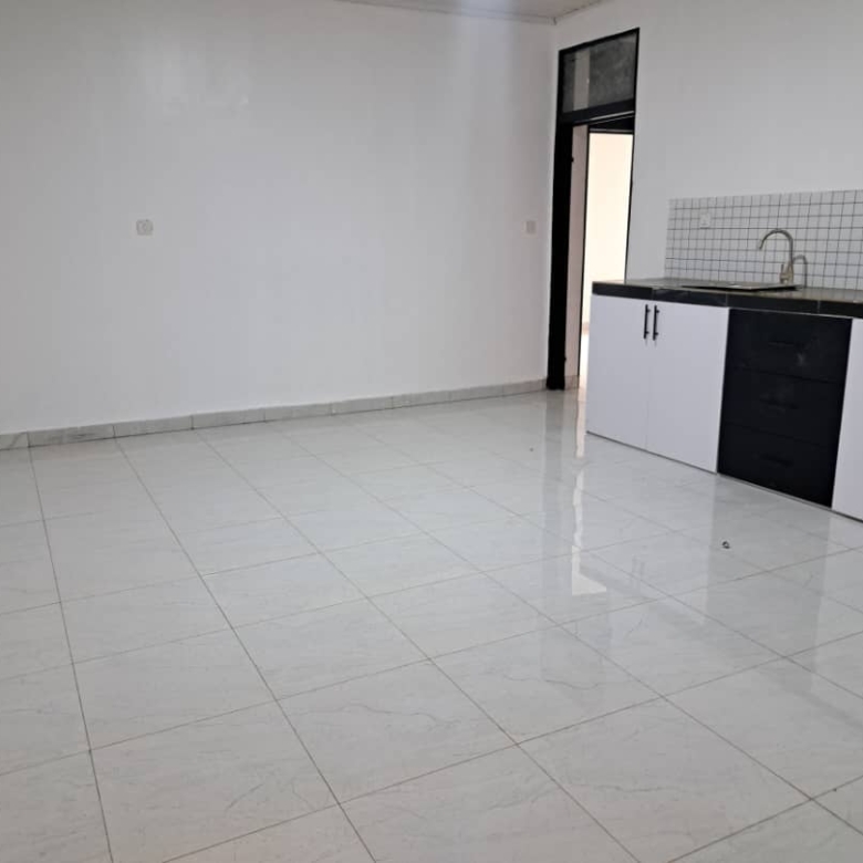 Unfurnished ,3 Bedroom apartment,3 bathrooms Apartment