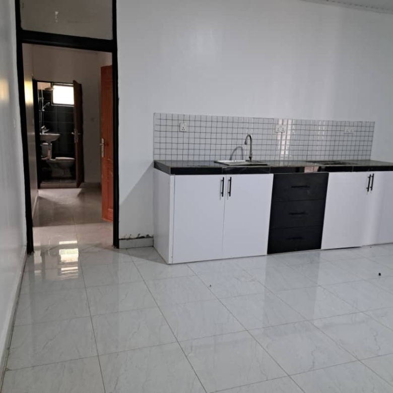 Unfurnished ,3 Bedroom apartment,3 bathrooms Apartment