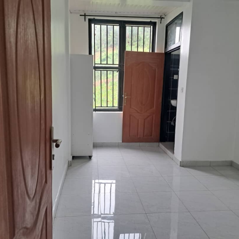 Unfurnished ,3 Bedroom apartment,3 bathrooms Apartment