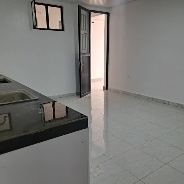 Unfurnished ,3 Bedroom apartment,3 bathrooms Apartment