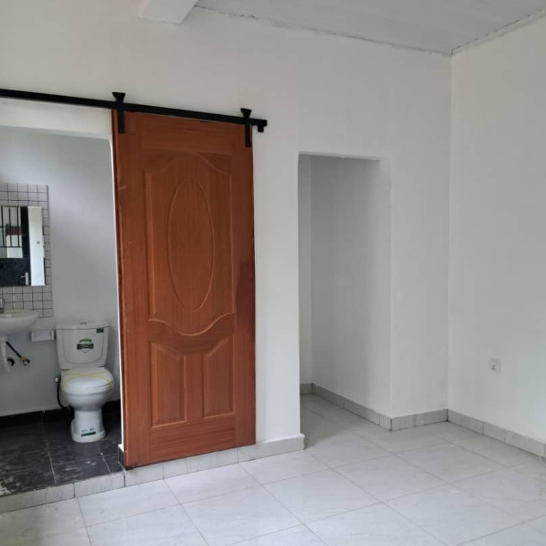 Fully Furnished, Self-contained independent room