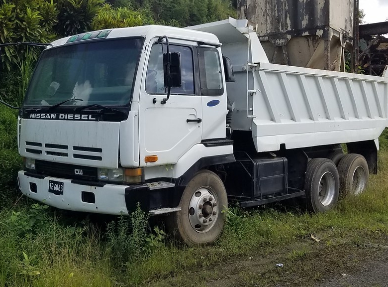 4T Nisan dumper truck for rent